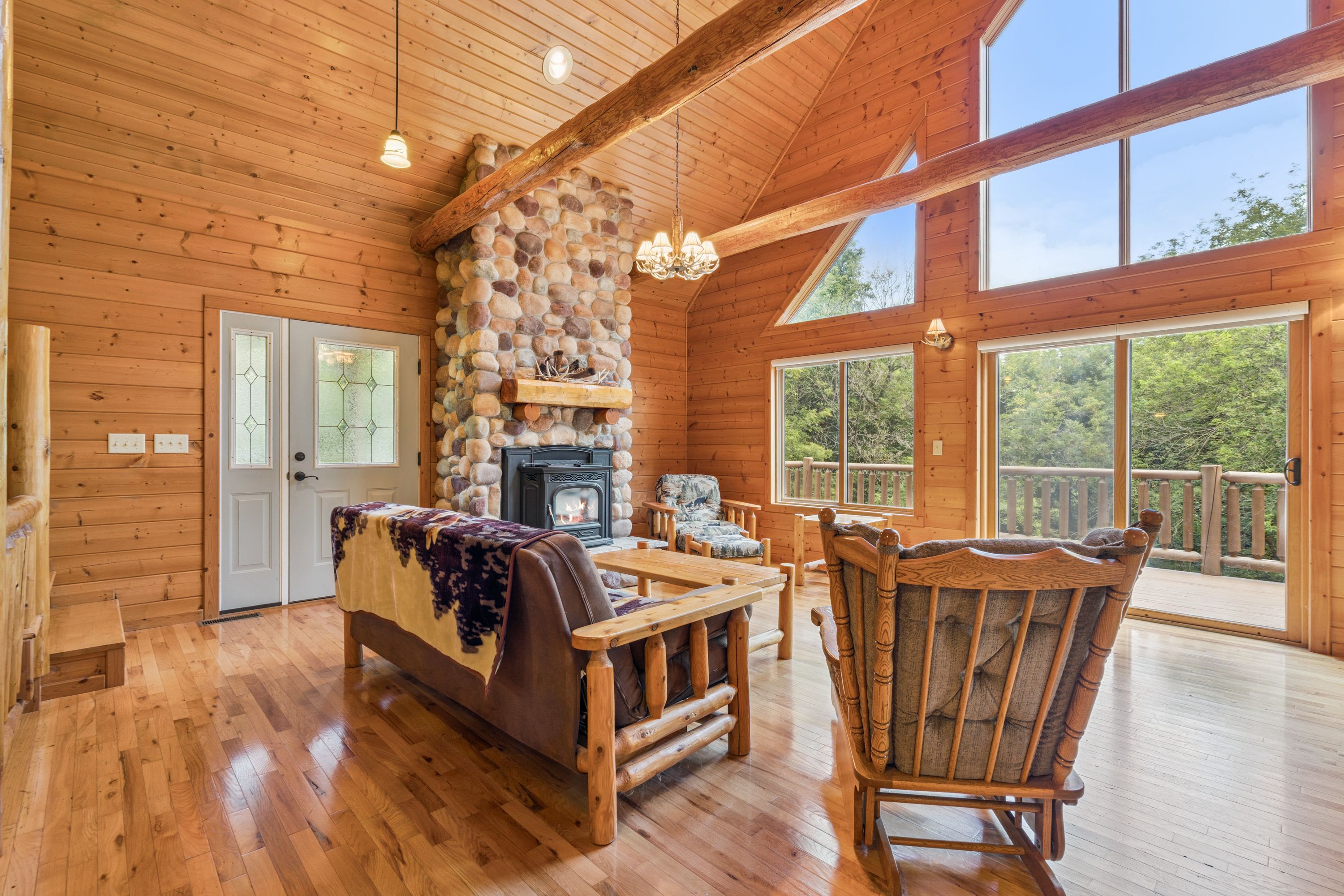 Listing Photo: 10-125 7985 Spore Rd